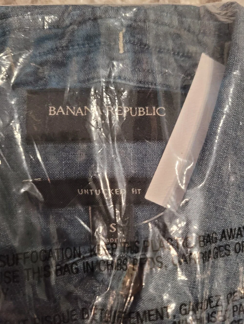 Banana Republic Men’s Blue Lightweight Shirt -size small